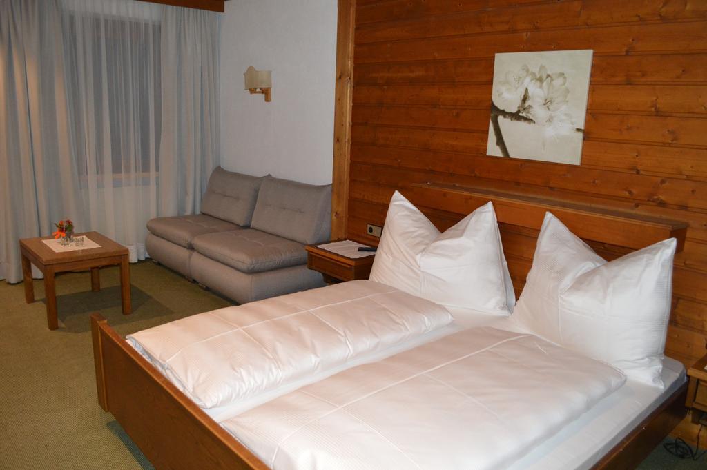Gasthaus Glockle Apartment Damuels Ruang foto