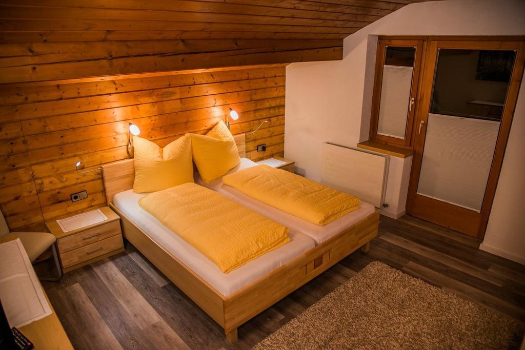 Gasthaus Glockle Apartment Damuels Bagian luar foto