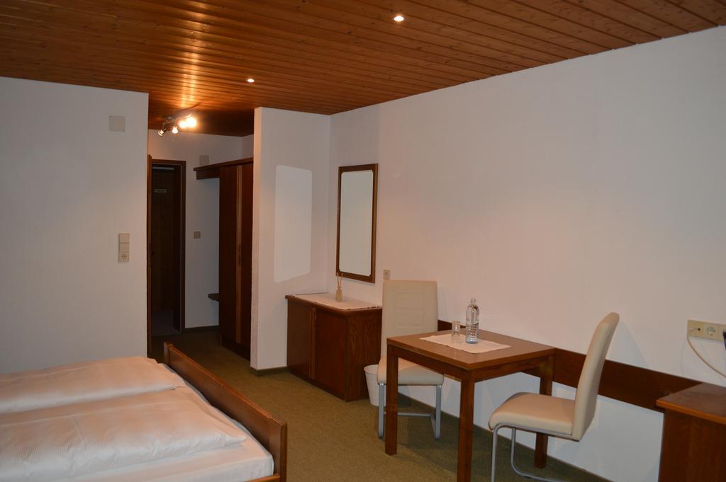 Gasthaus Glockle Apartment Damuels Bagian luar foto